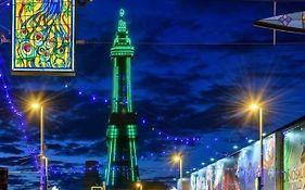 South Beach Kings Promenade Hotel